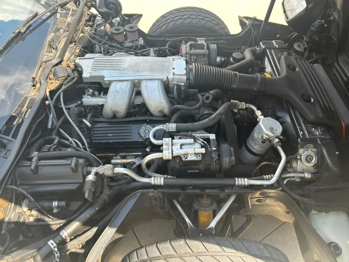 Vehicle photo 21