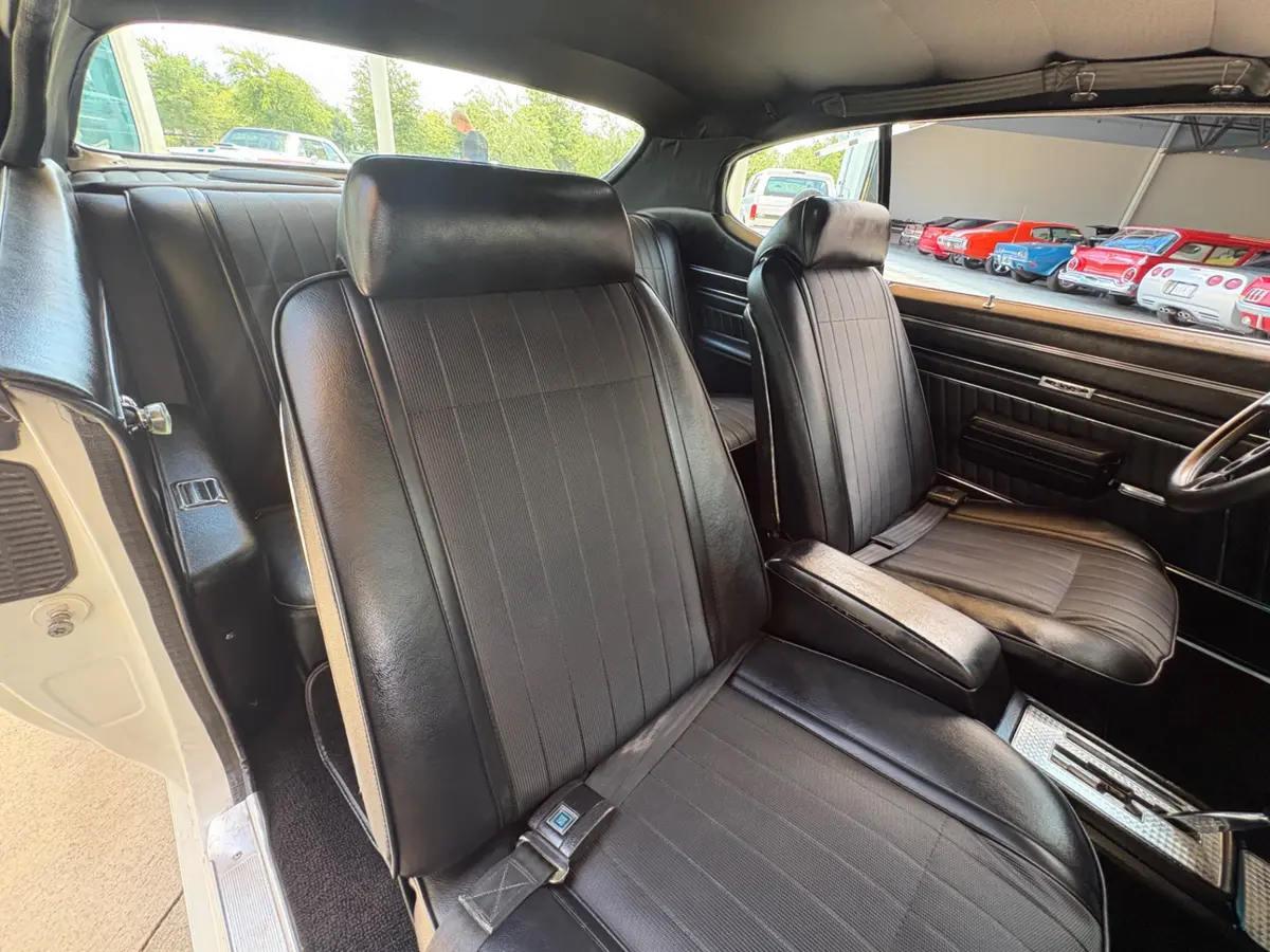 Vehicle photo 44