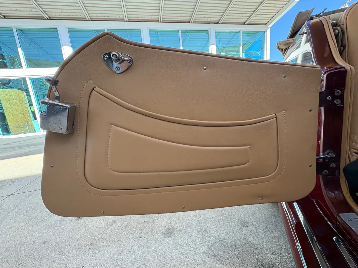 Vehicle photo 37