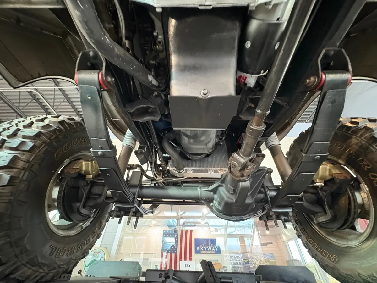 Vehicle photo 46