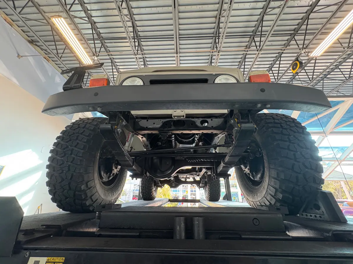 Vehicle photo 51