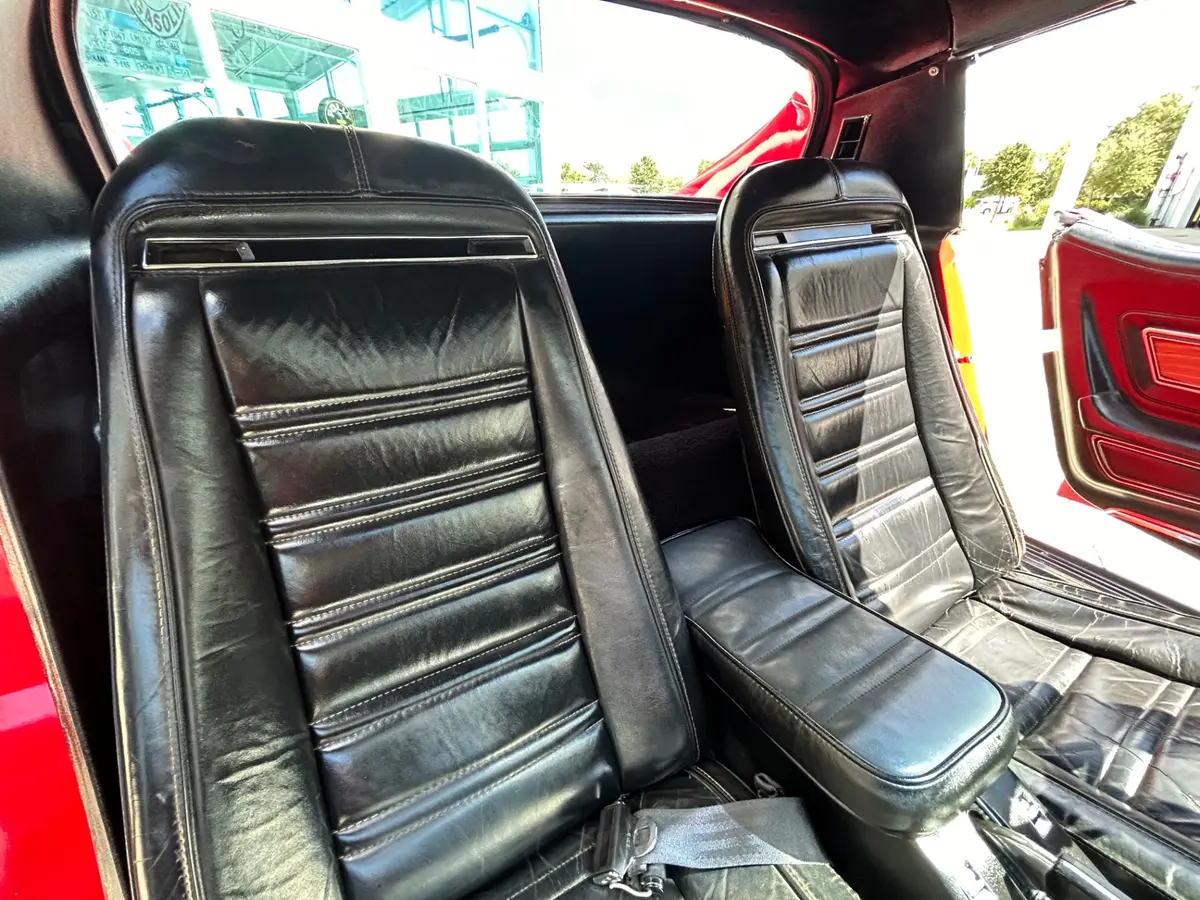 Vehicle photo 27