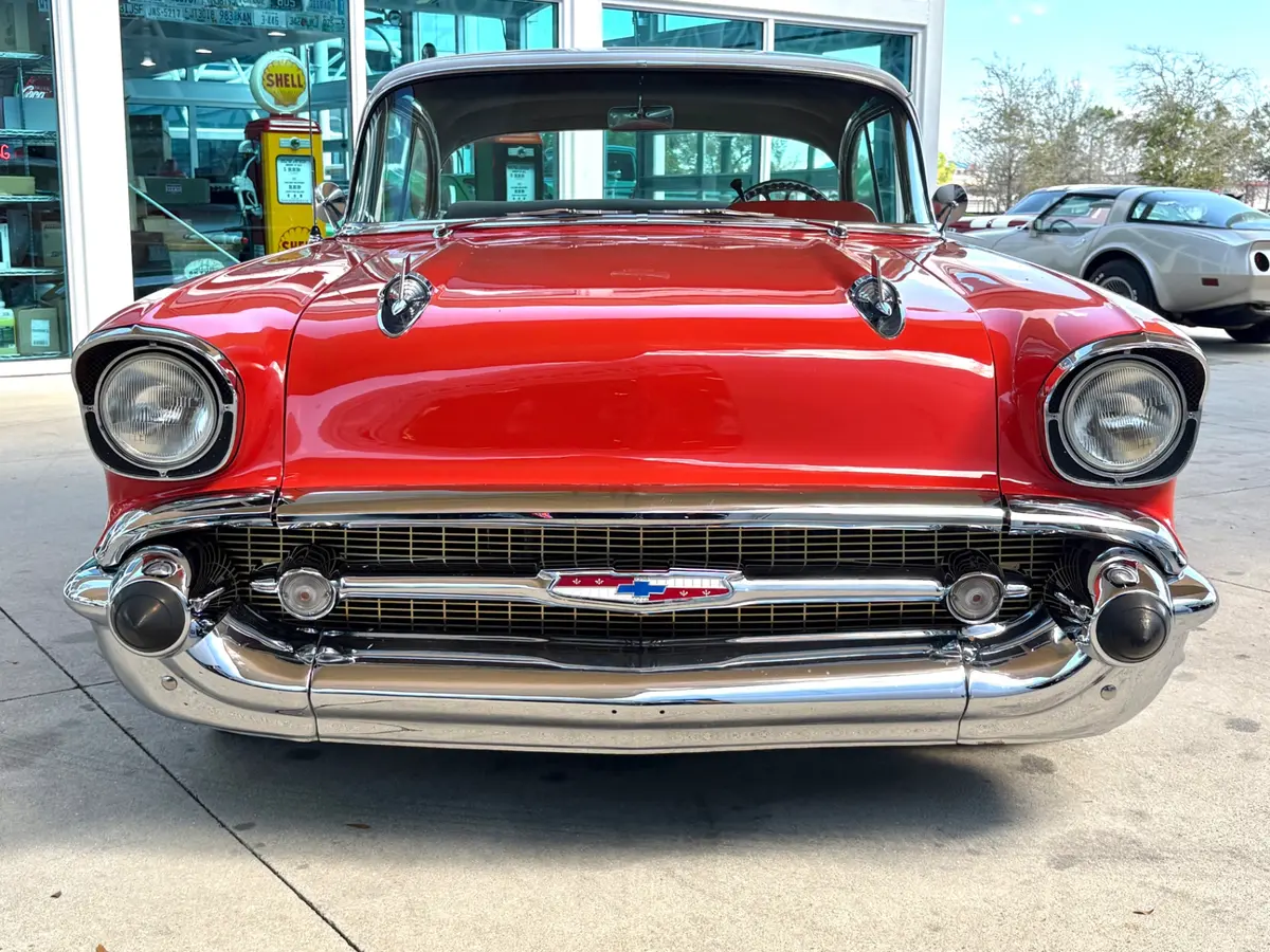 Vehicle photo 2