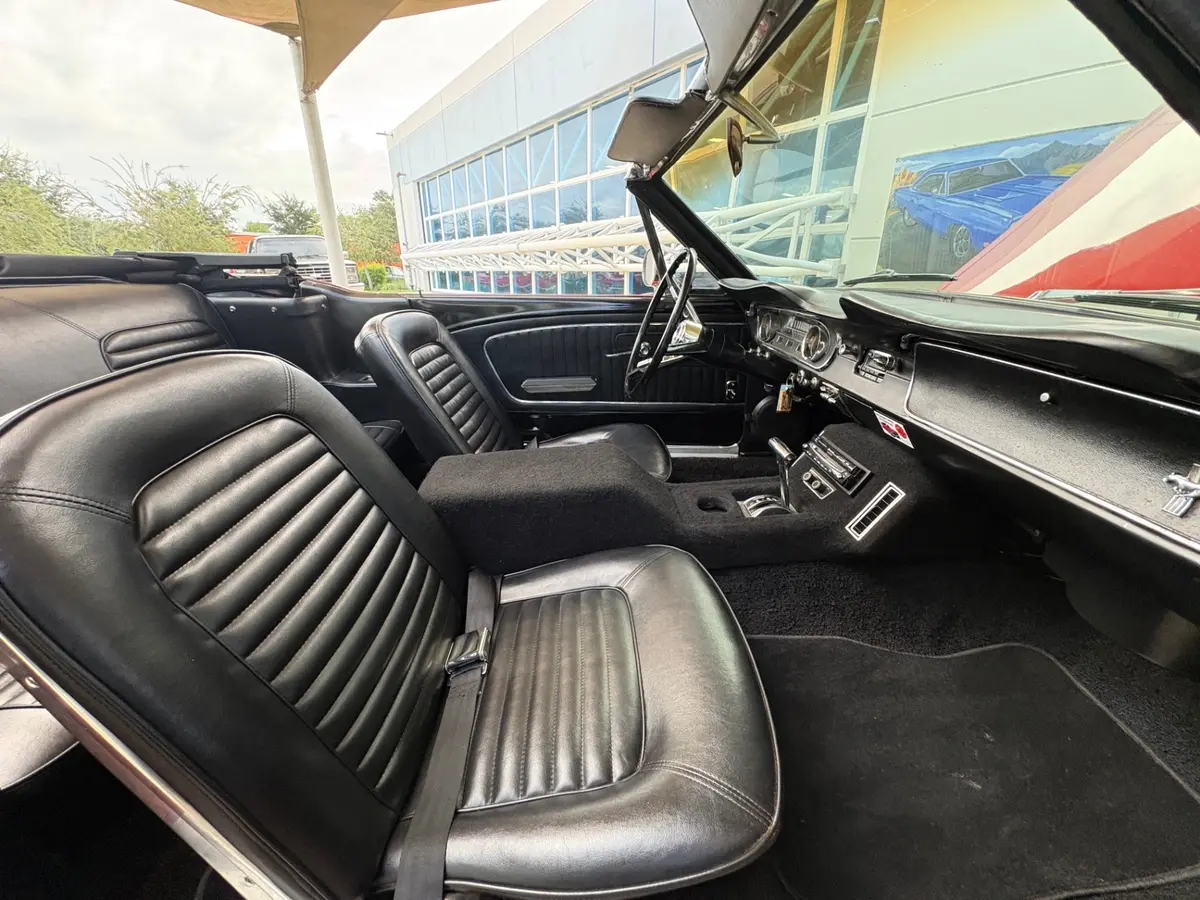Vehicle photo 46
