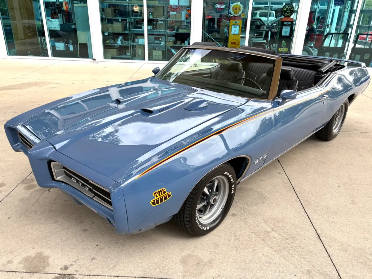 Vehicle photo 20