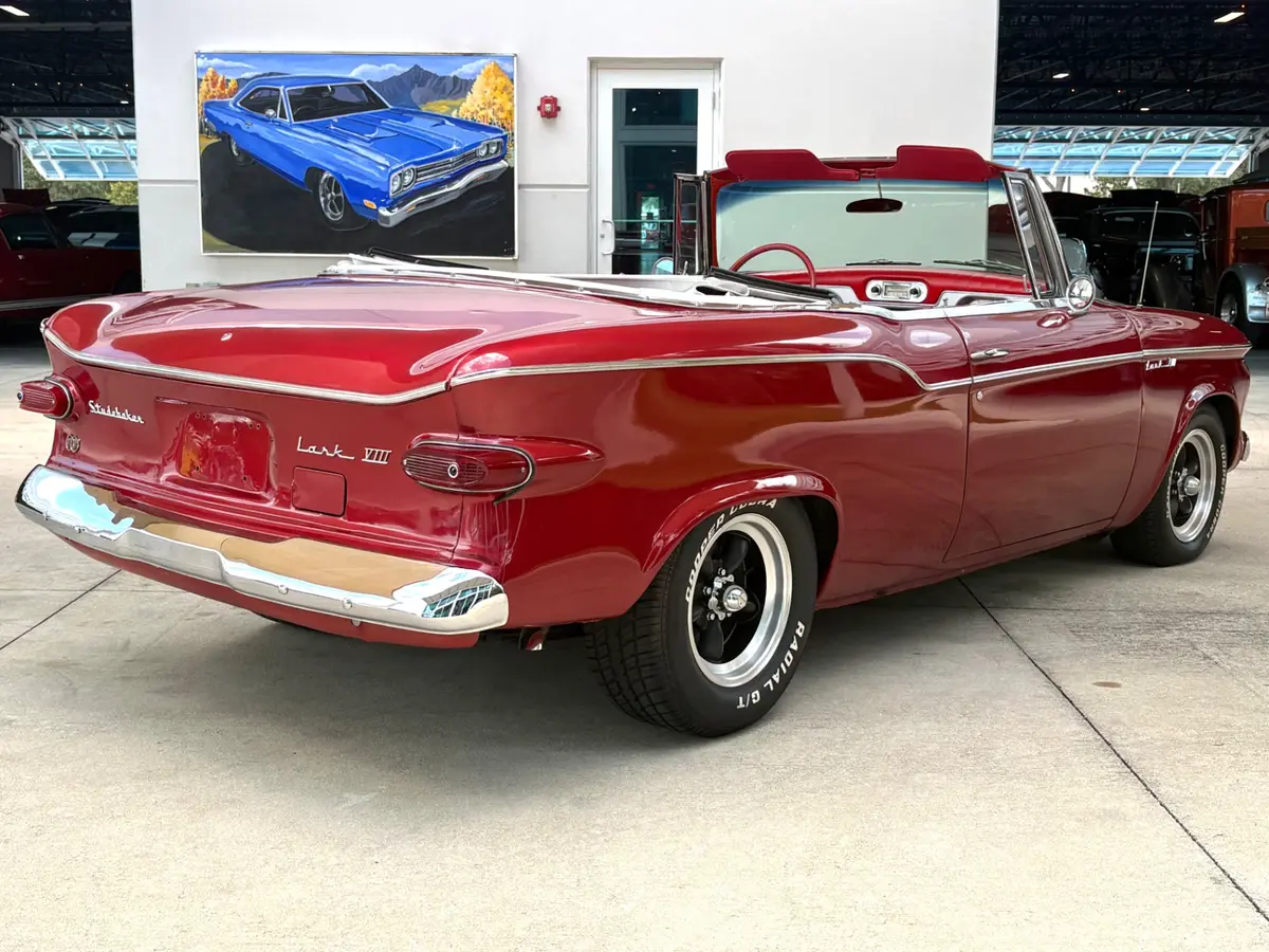 Vehicle photo 6