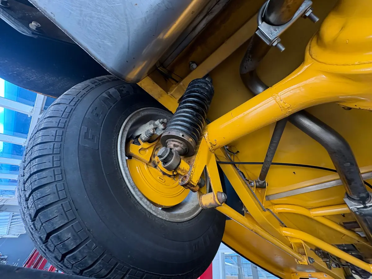 Vehicle photo 40