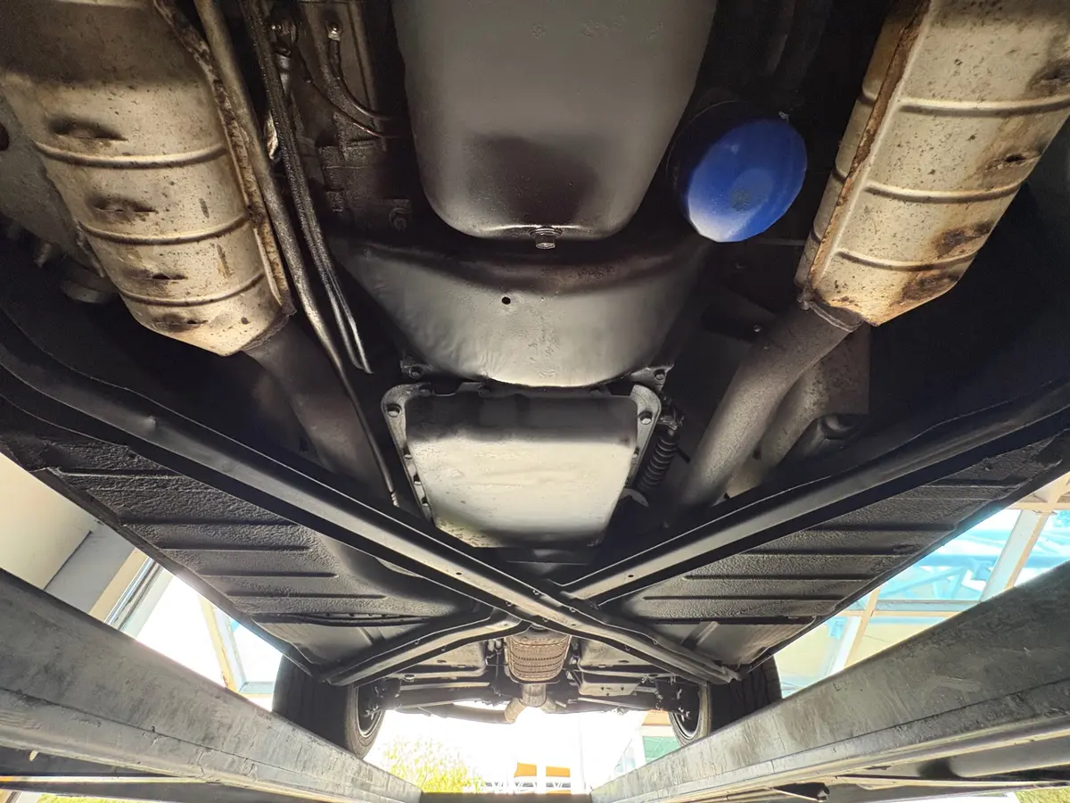 Vehicle photo 52