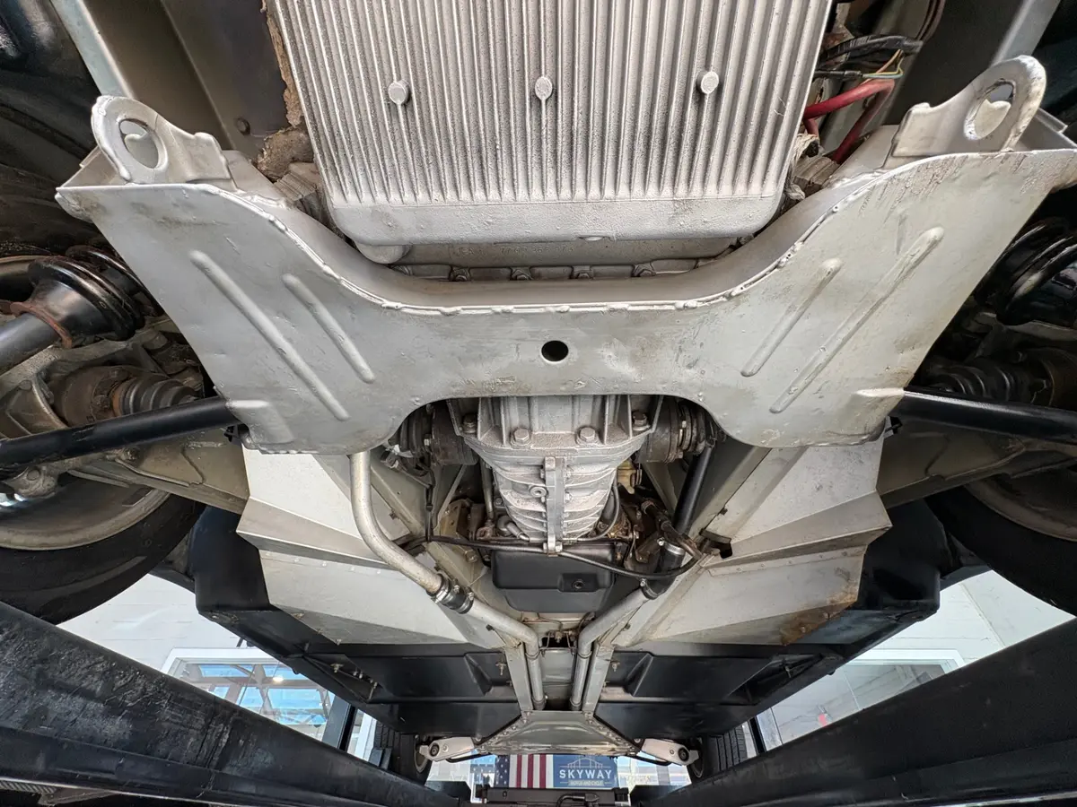 Vehicle photo 52