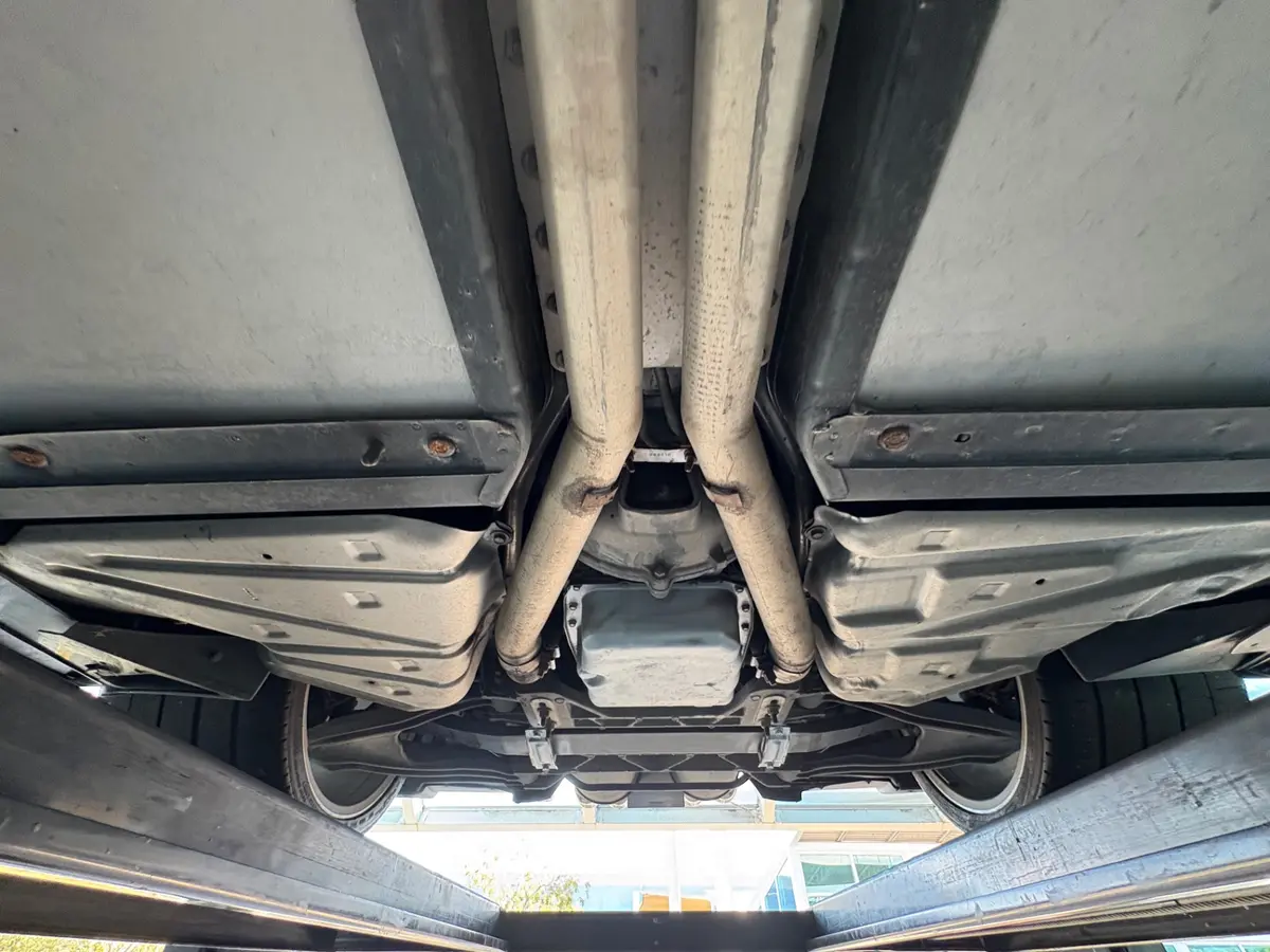 Vehicle photo 59