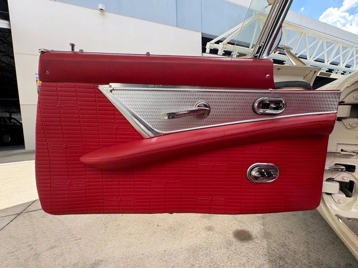 Vehicle photo 37