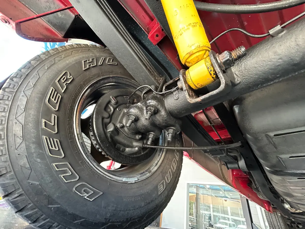 Vehicle photo 40