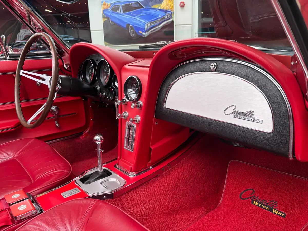 Vehicle photo 49