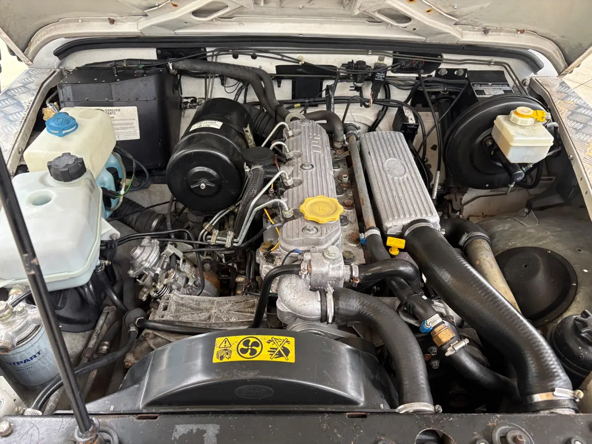 Vehicle photo 29