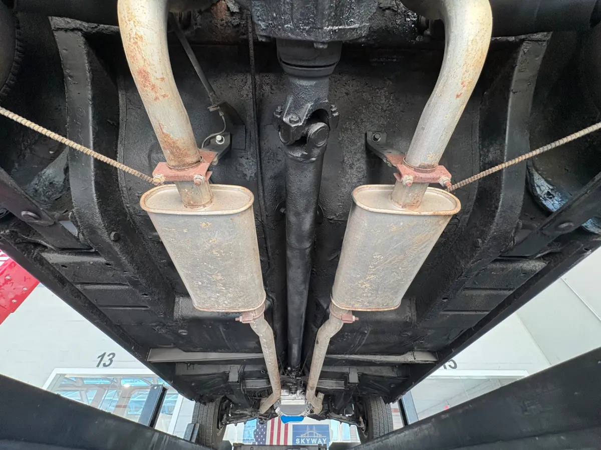 Vehicle photo 48