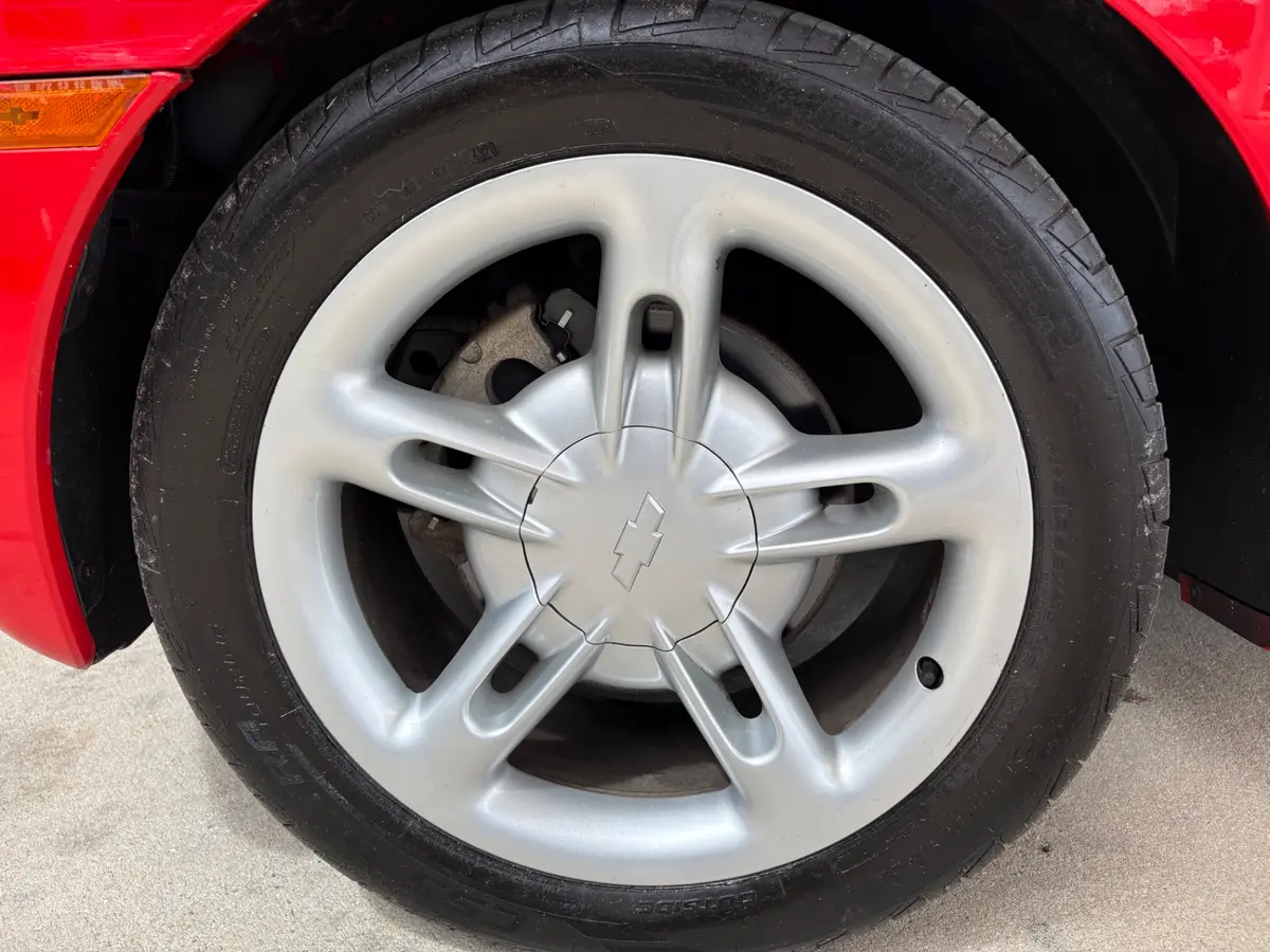 Vehicle photo 22