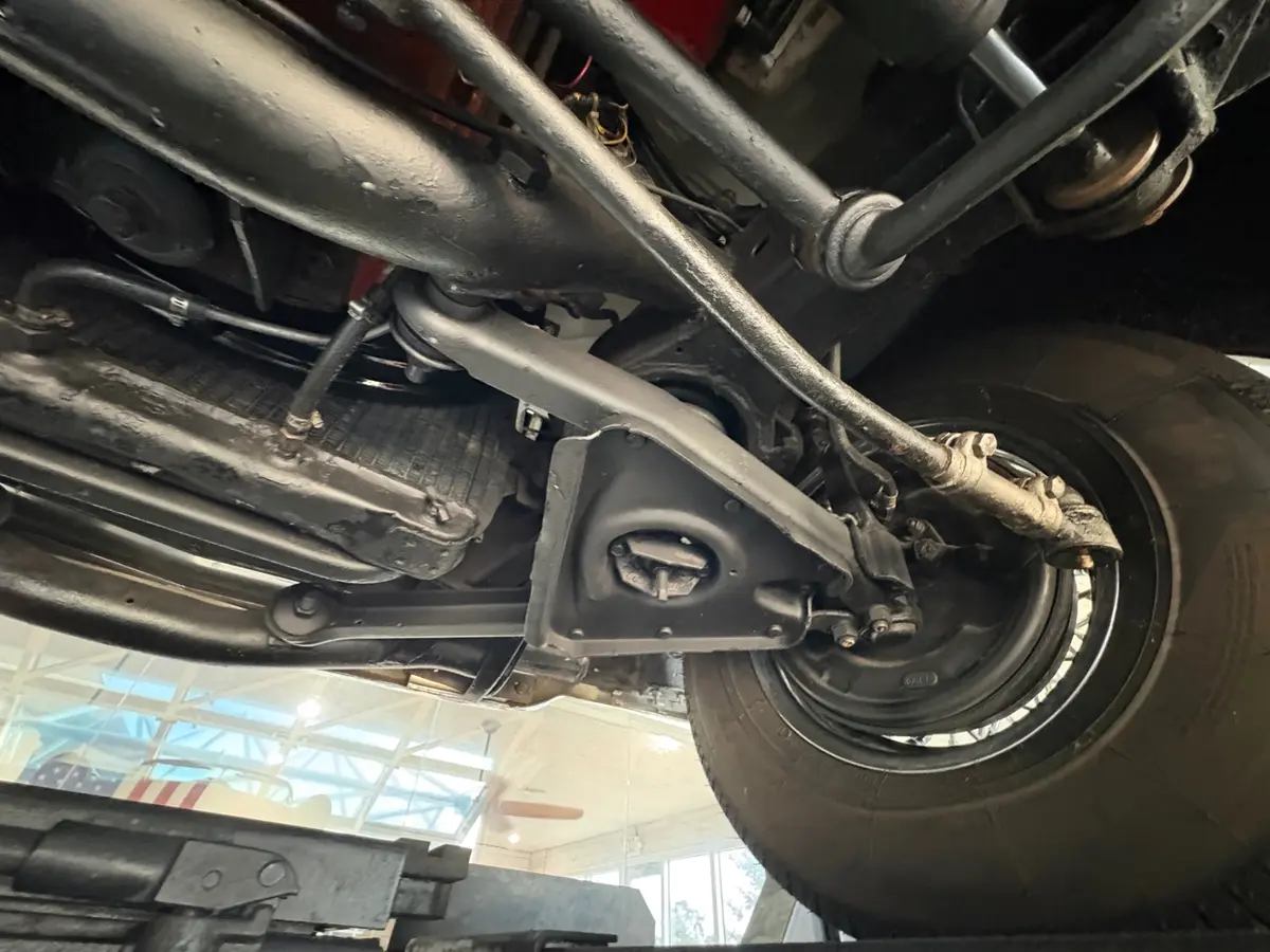 Vehicle photo 57