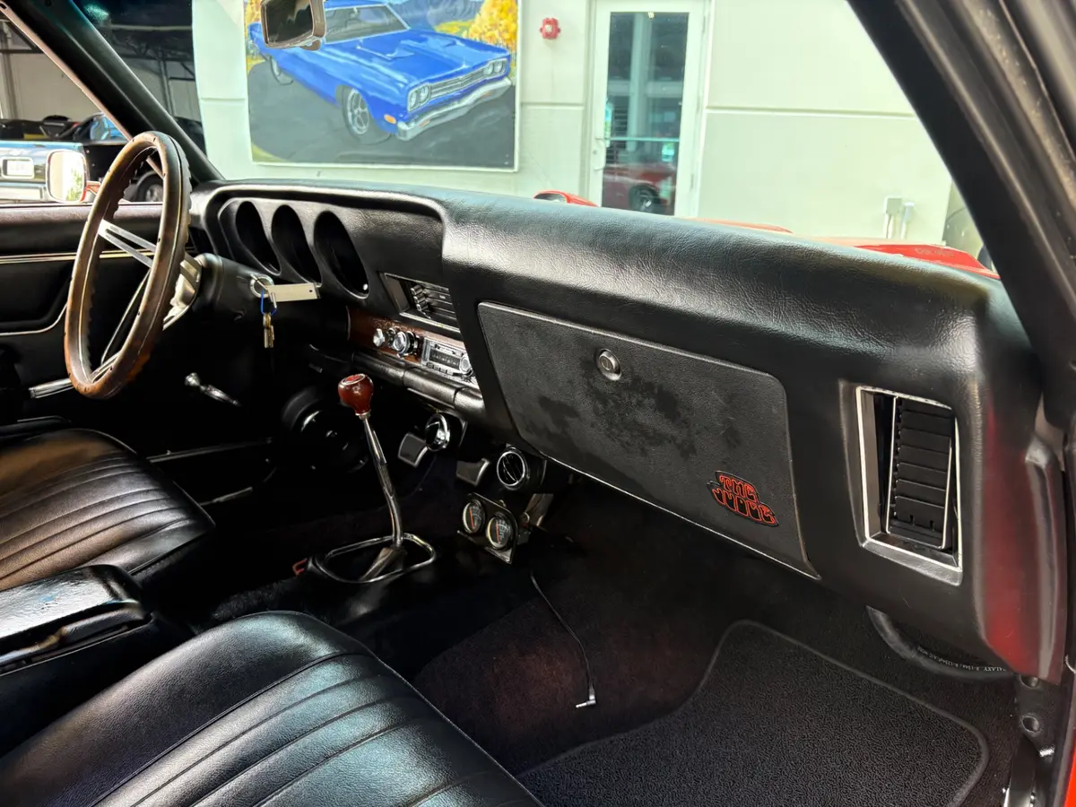 Vehicle photo 44