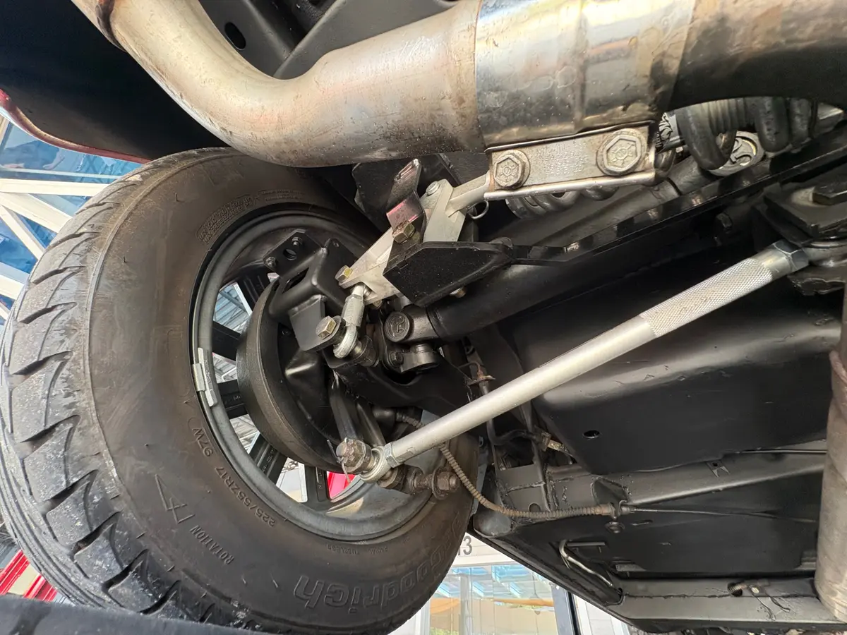 Vehicle photo 44