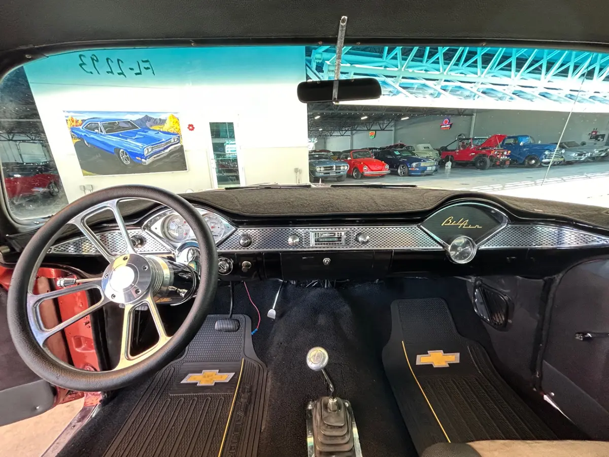 Vehicle photo 22