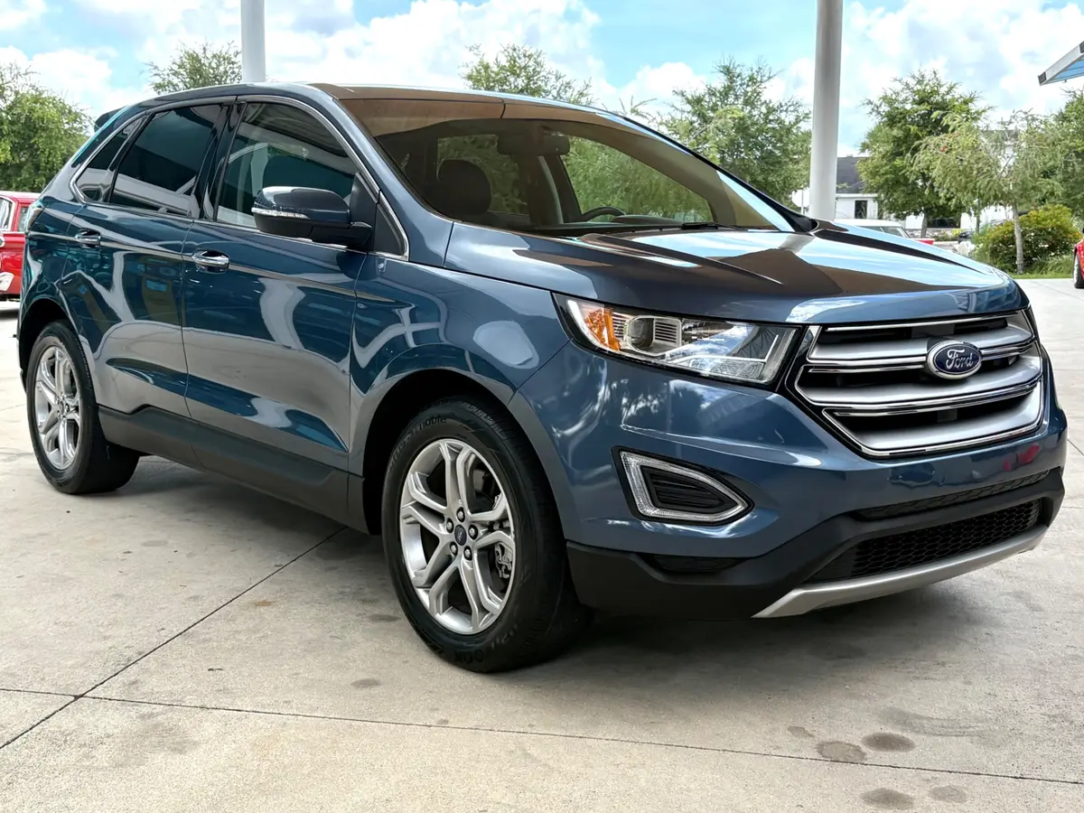 Vehicle photo 4