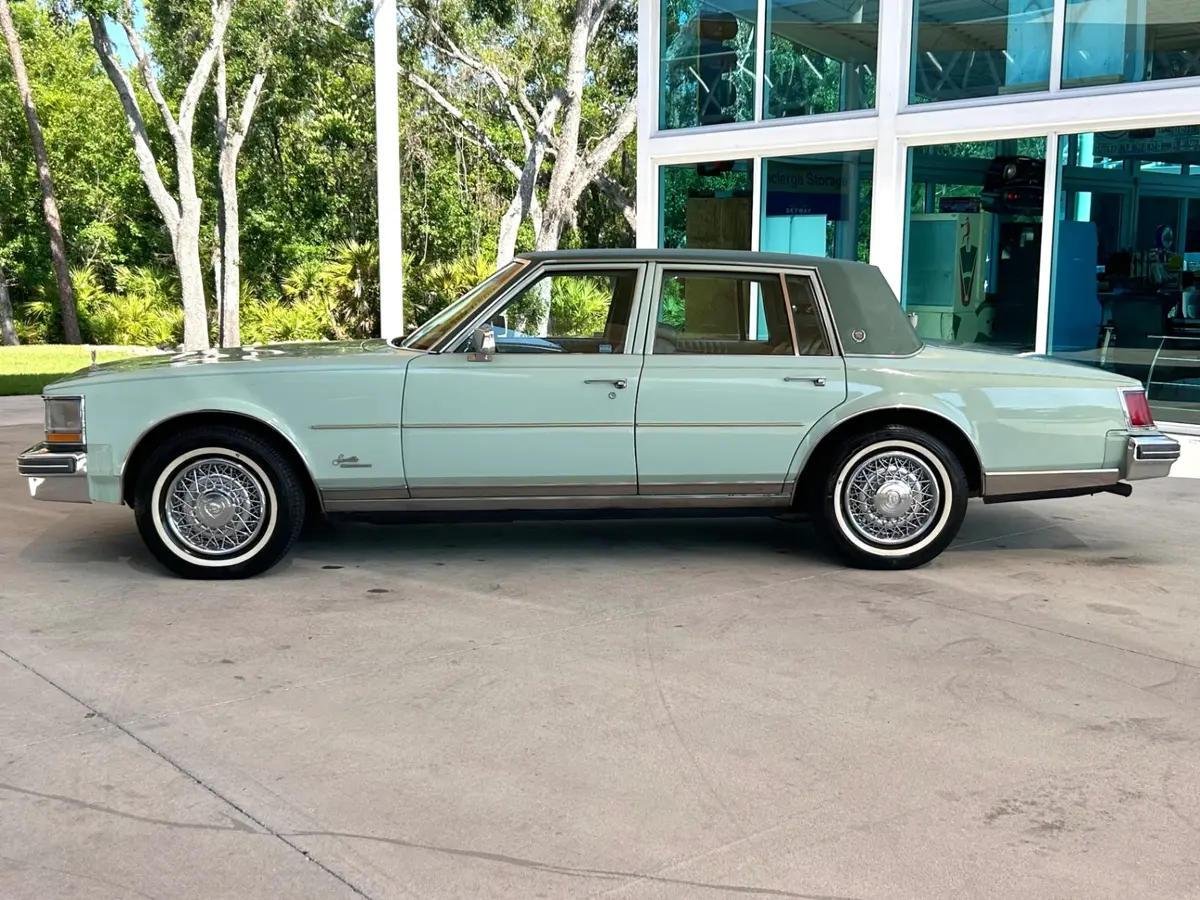 Vehicle photo 8