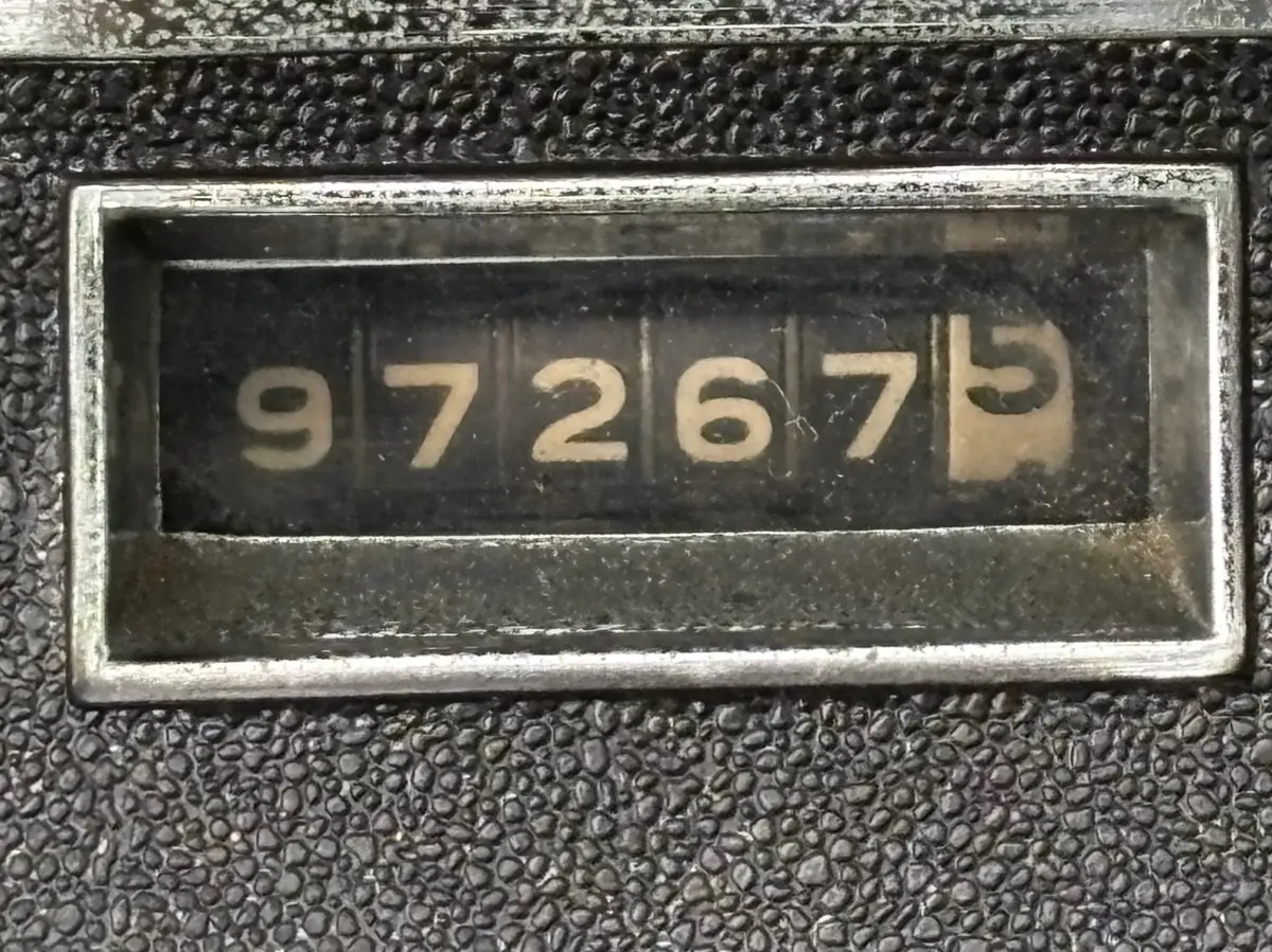 Vehicle photo 30