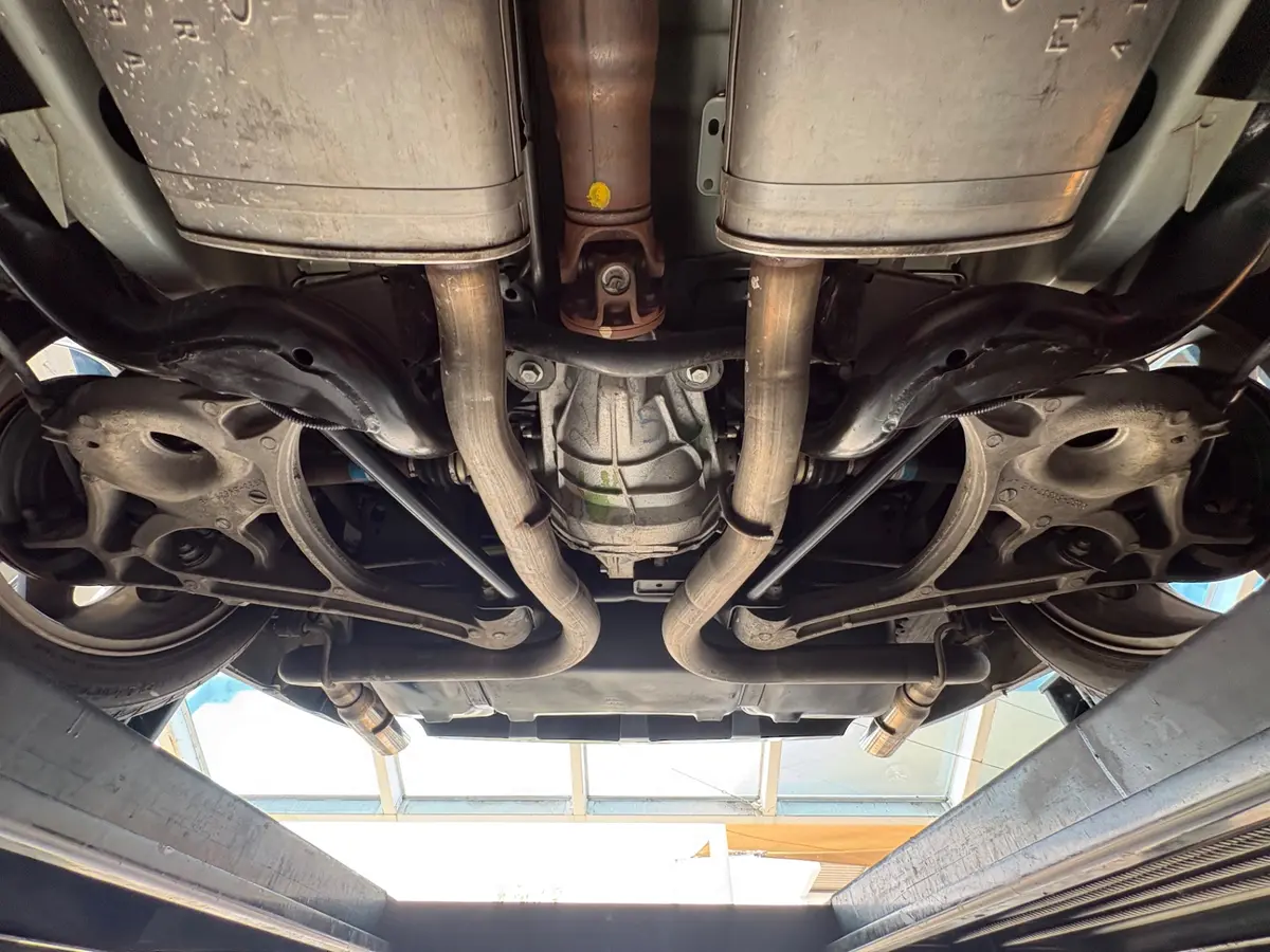 Vehicle photo 64