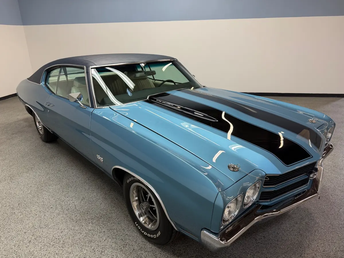 Vehicle photo 41