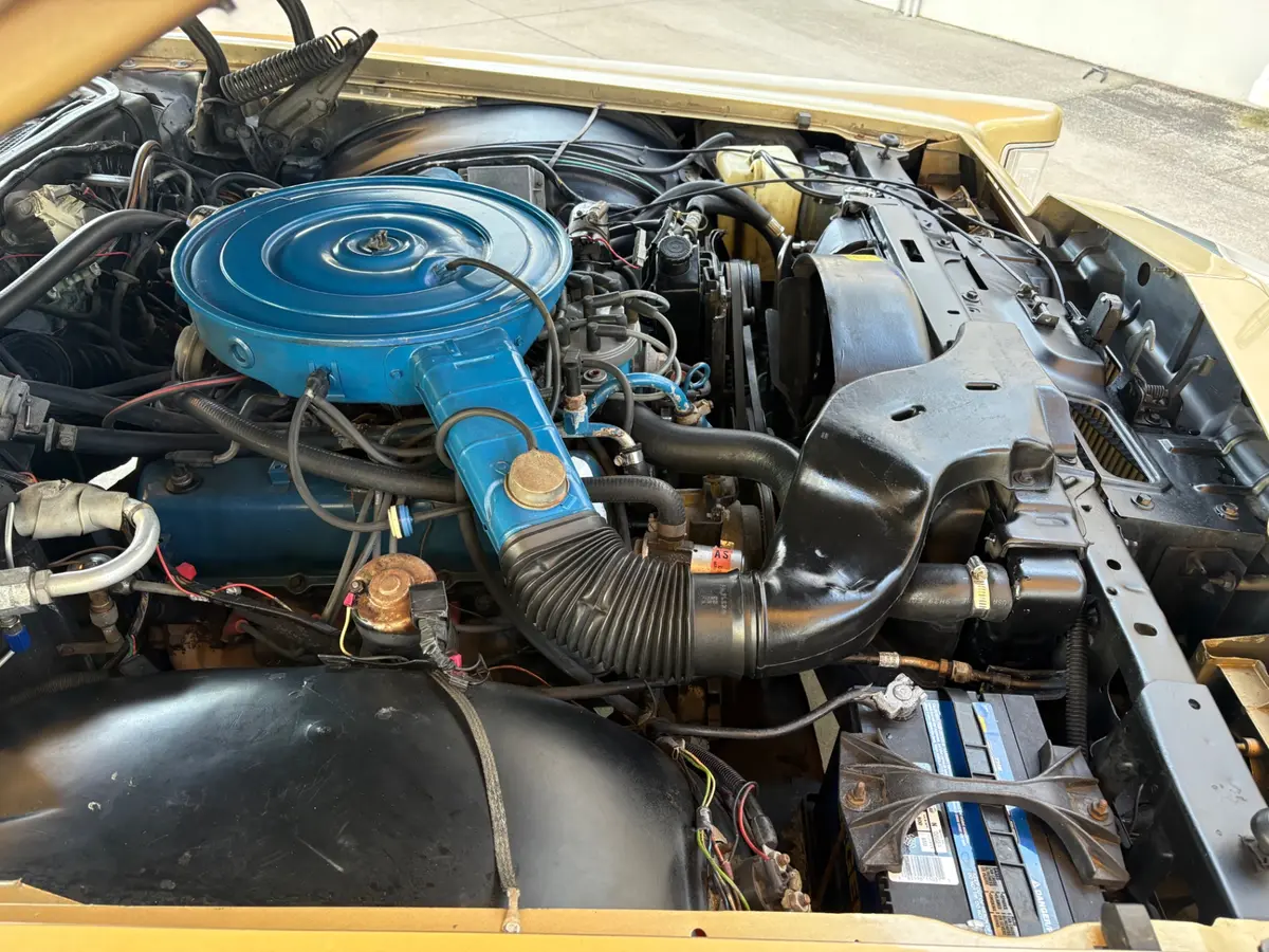 Vehicle photo 28