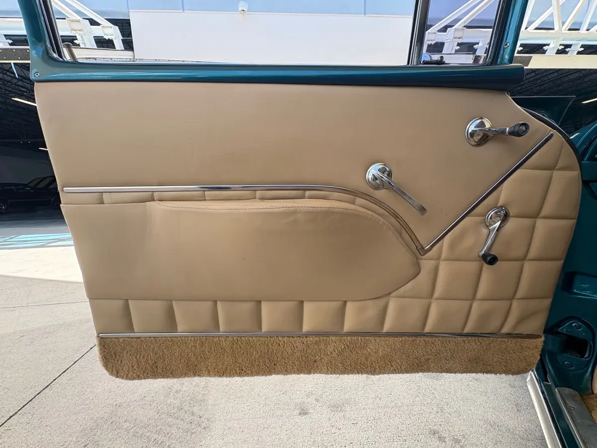 Vehicle photo 31