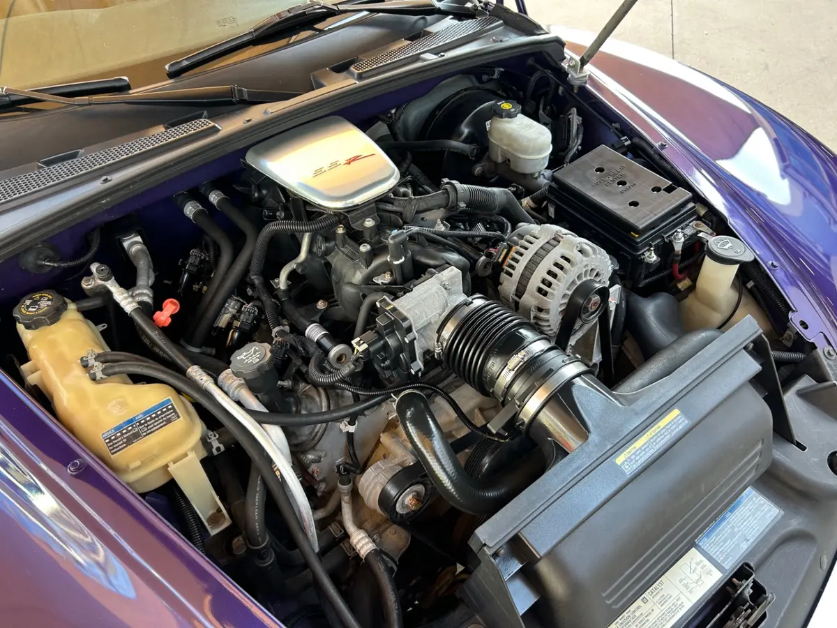 Vehicle photo 23