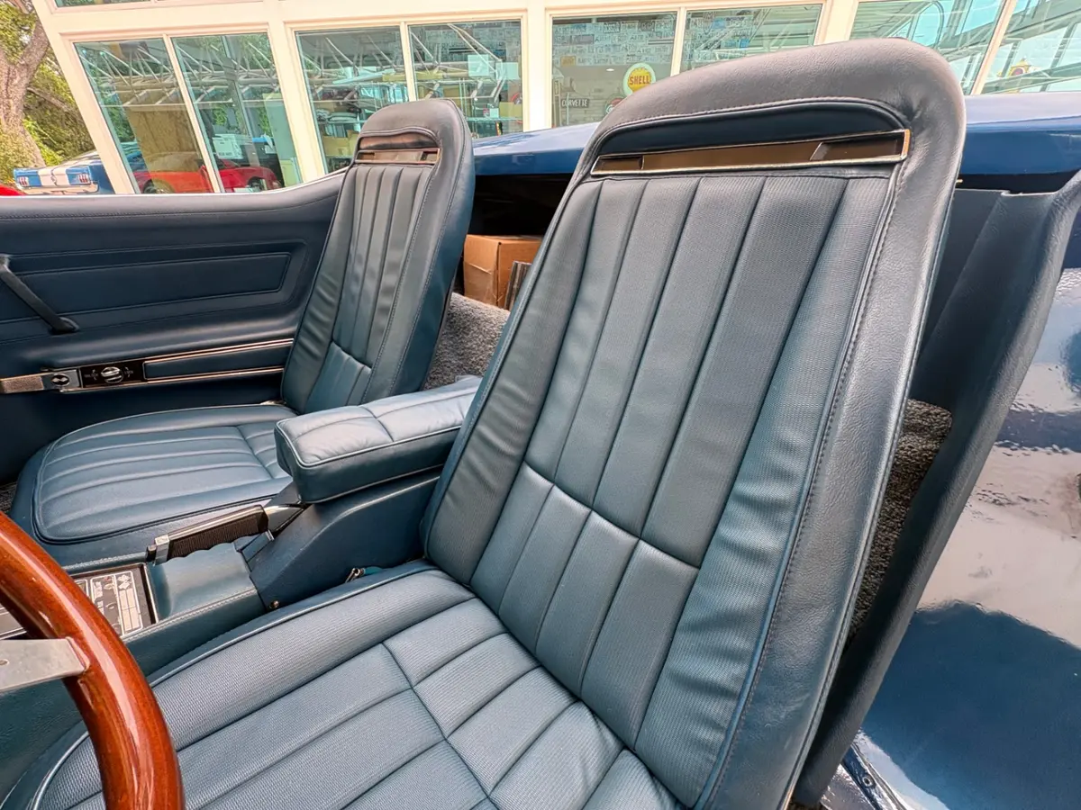 Vehicle photo 48
