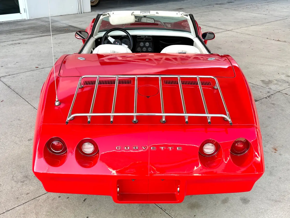 Vehicle photo 8