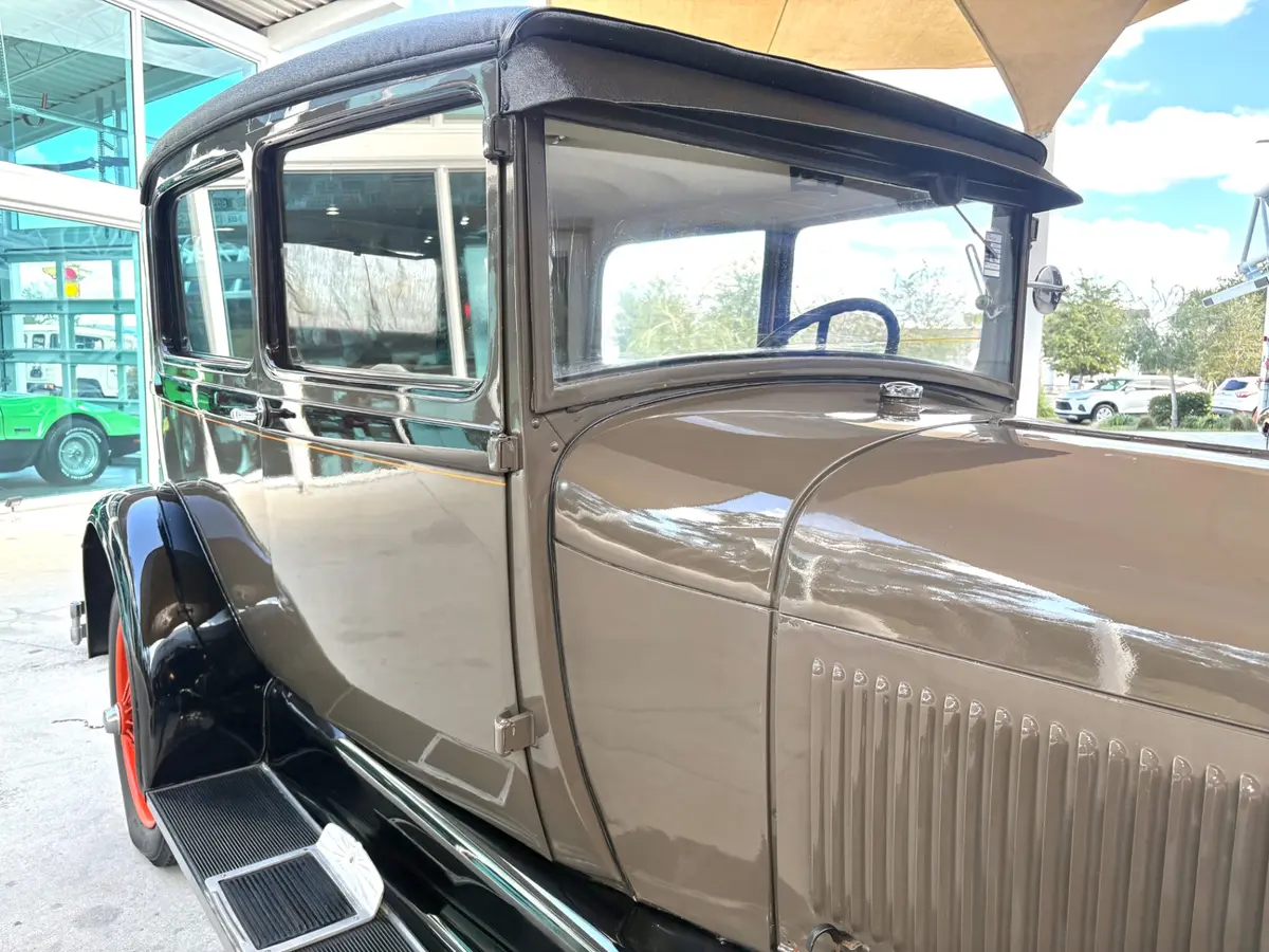 Vehicle photo 18