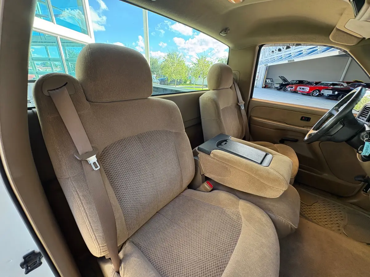 Vehicle photo 41