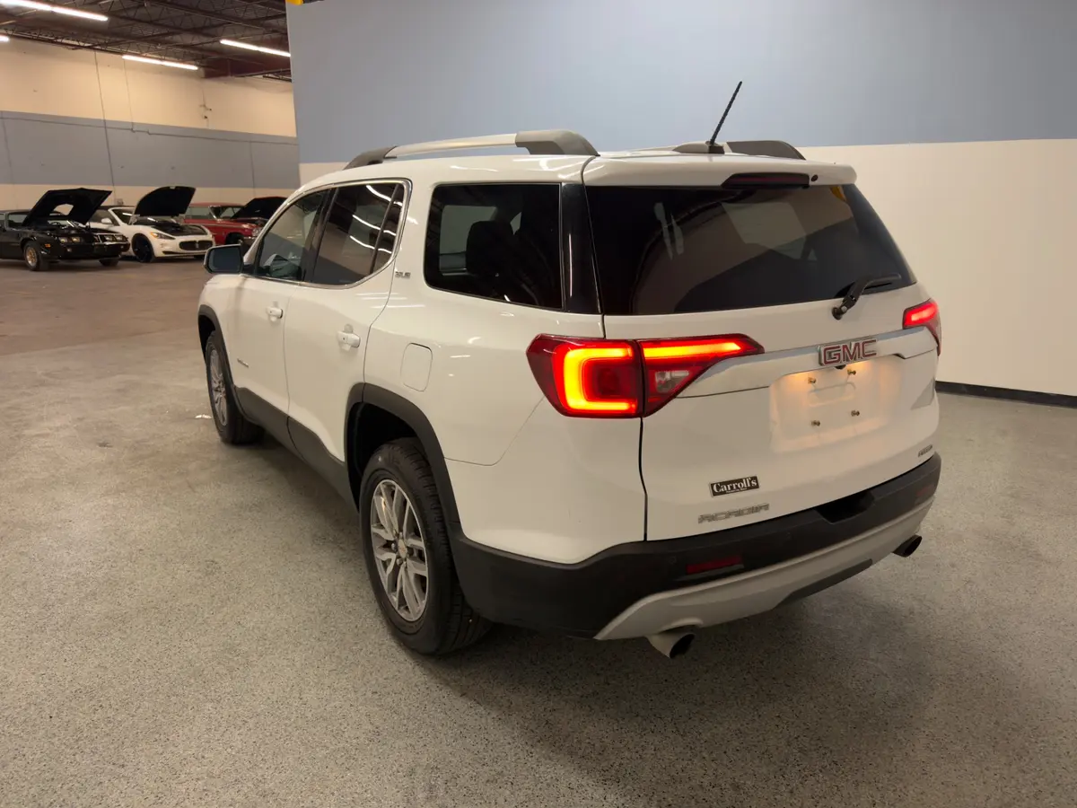 Vehicle photo 4