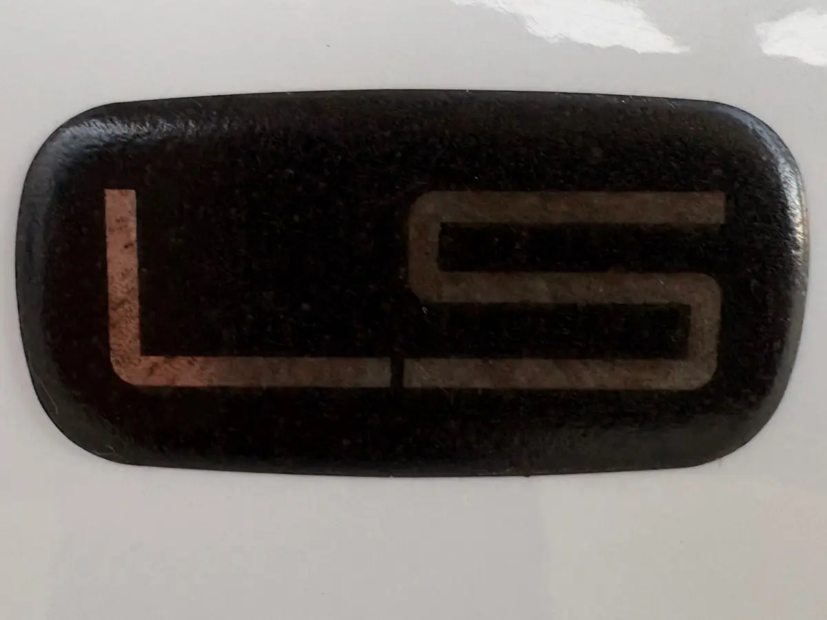 Vehicle photo 23