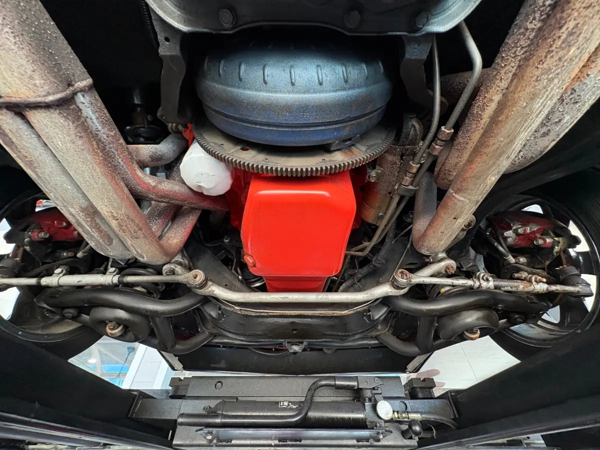 Vehicle photo 52