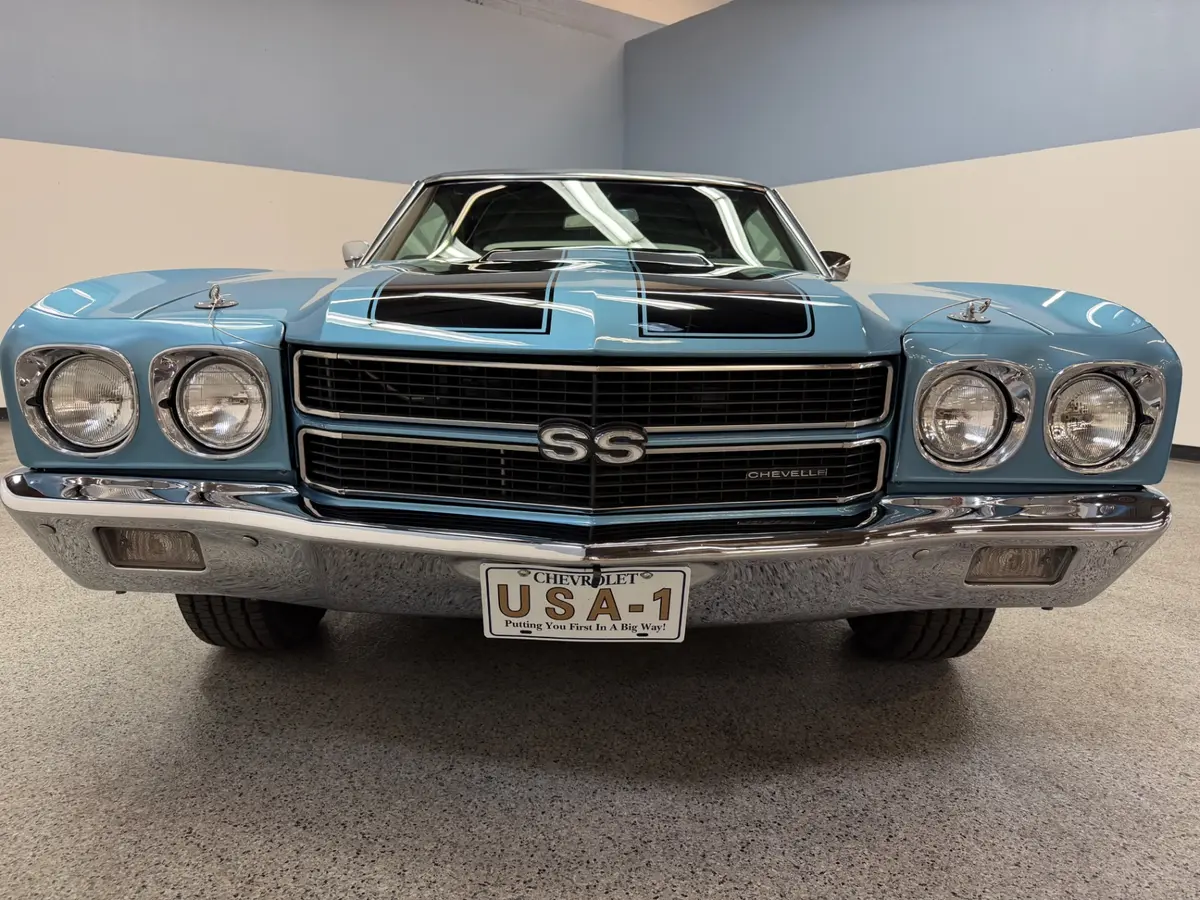 Vehicle photo 43