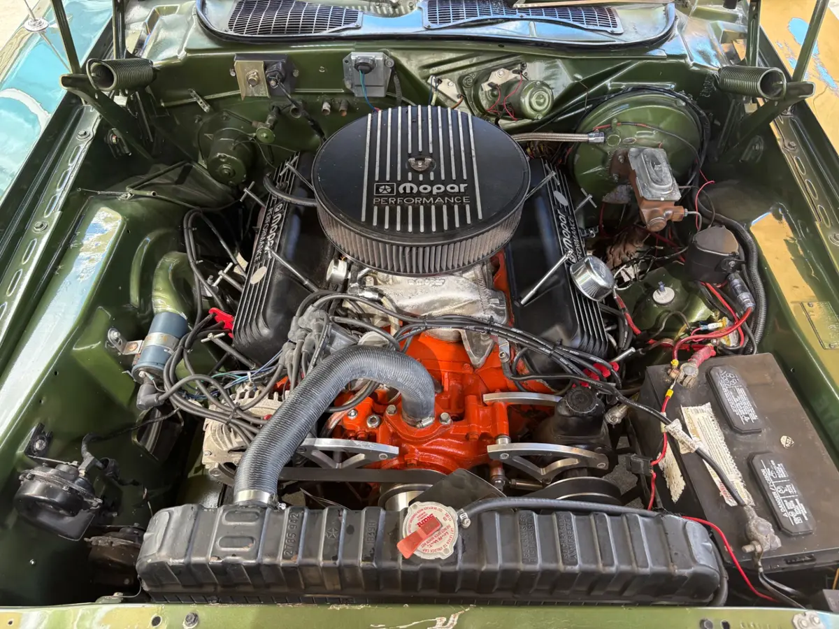 Vehicle photo 26