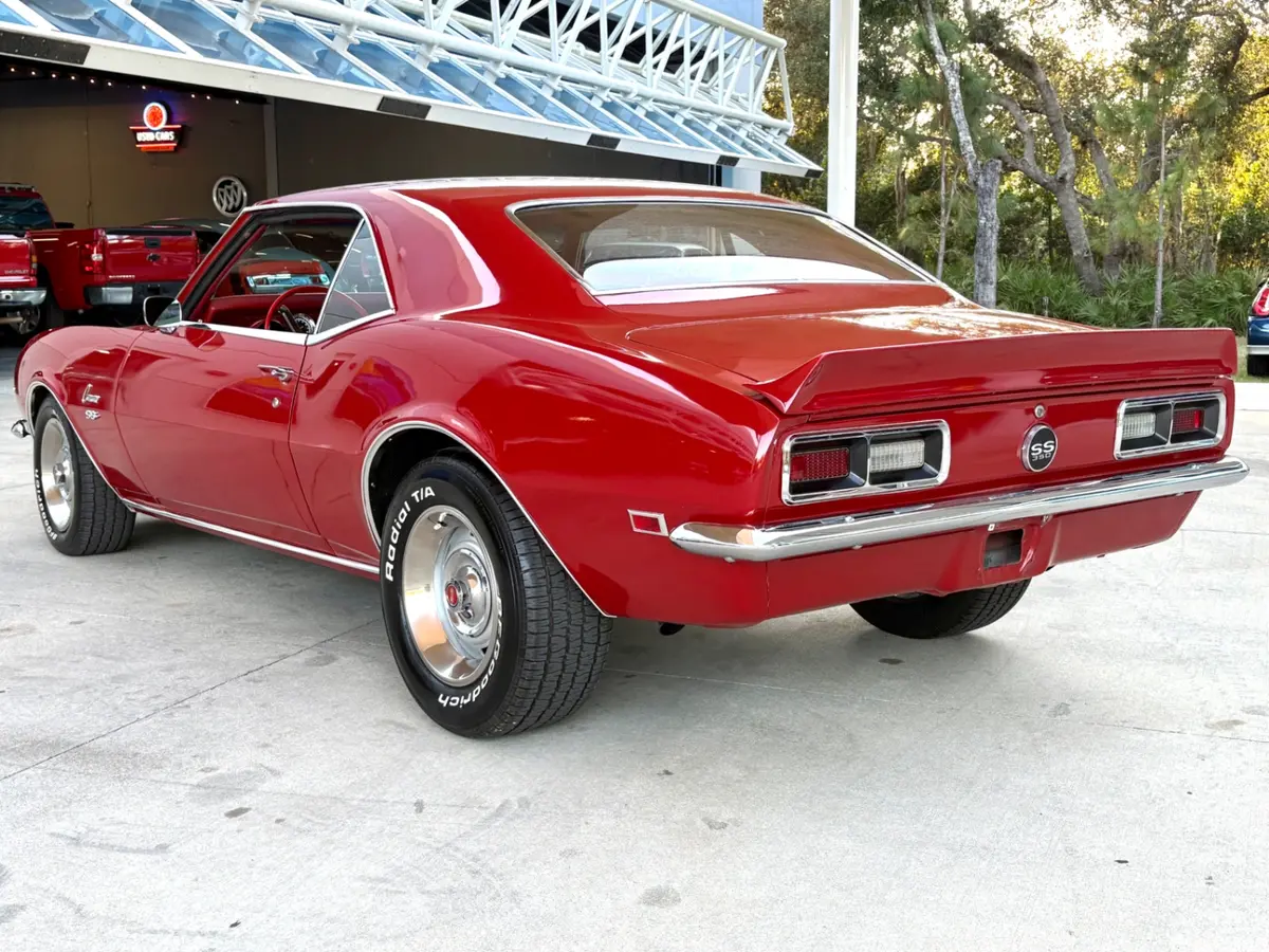 Vehicle photo 10