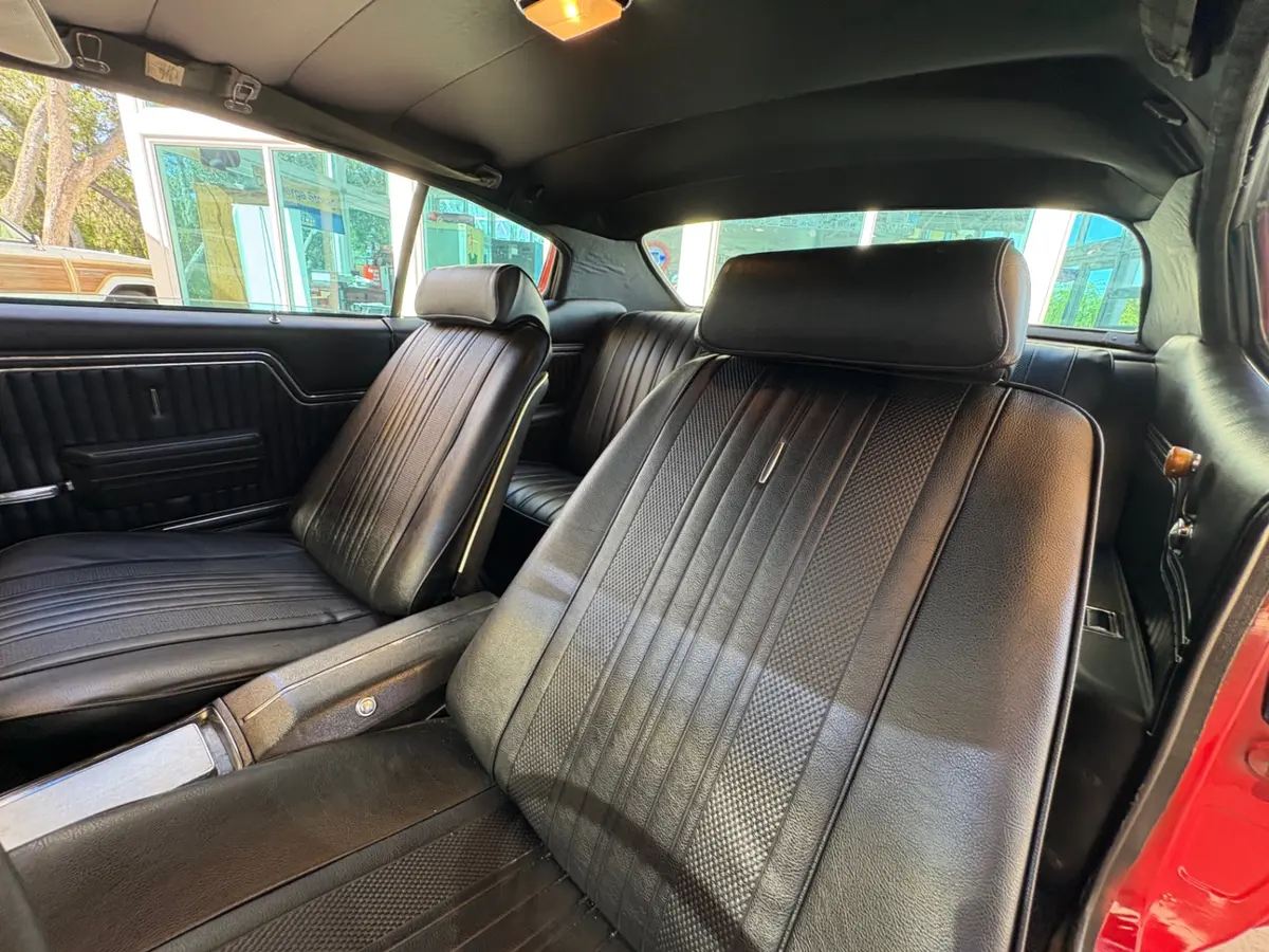 Vehicle photo 38