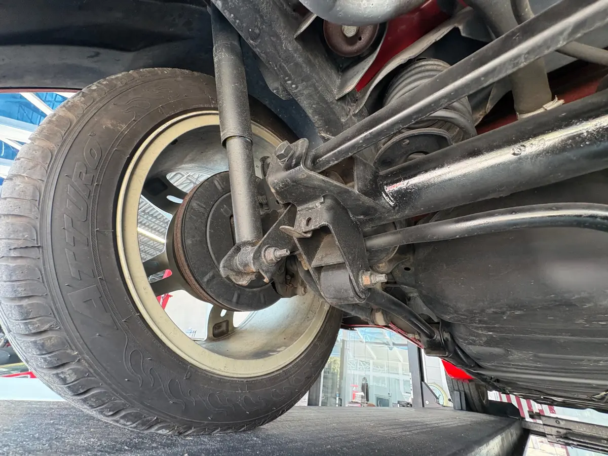Vehicle photo 41