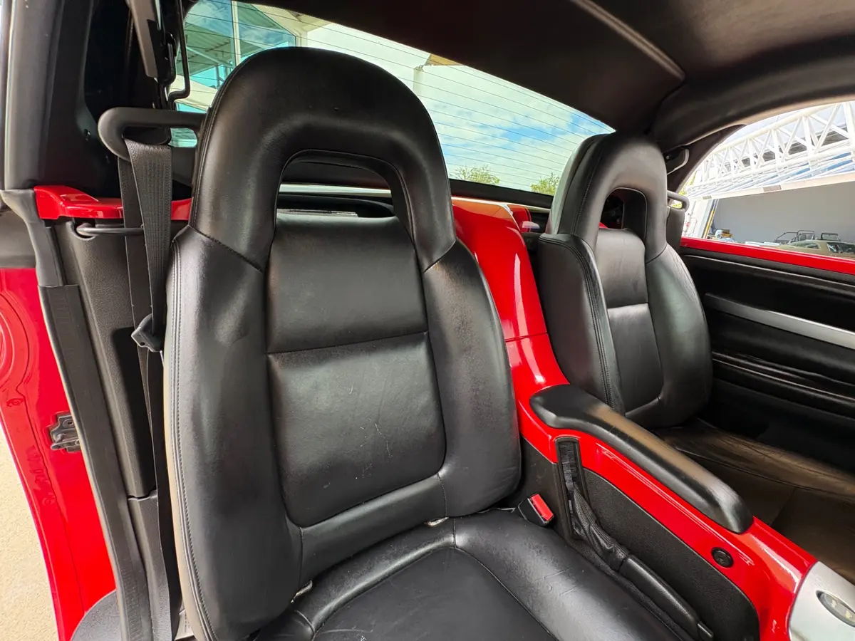 Vehicle photo 38