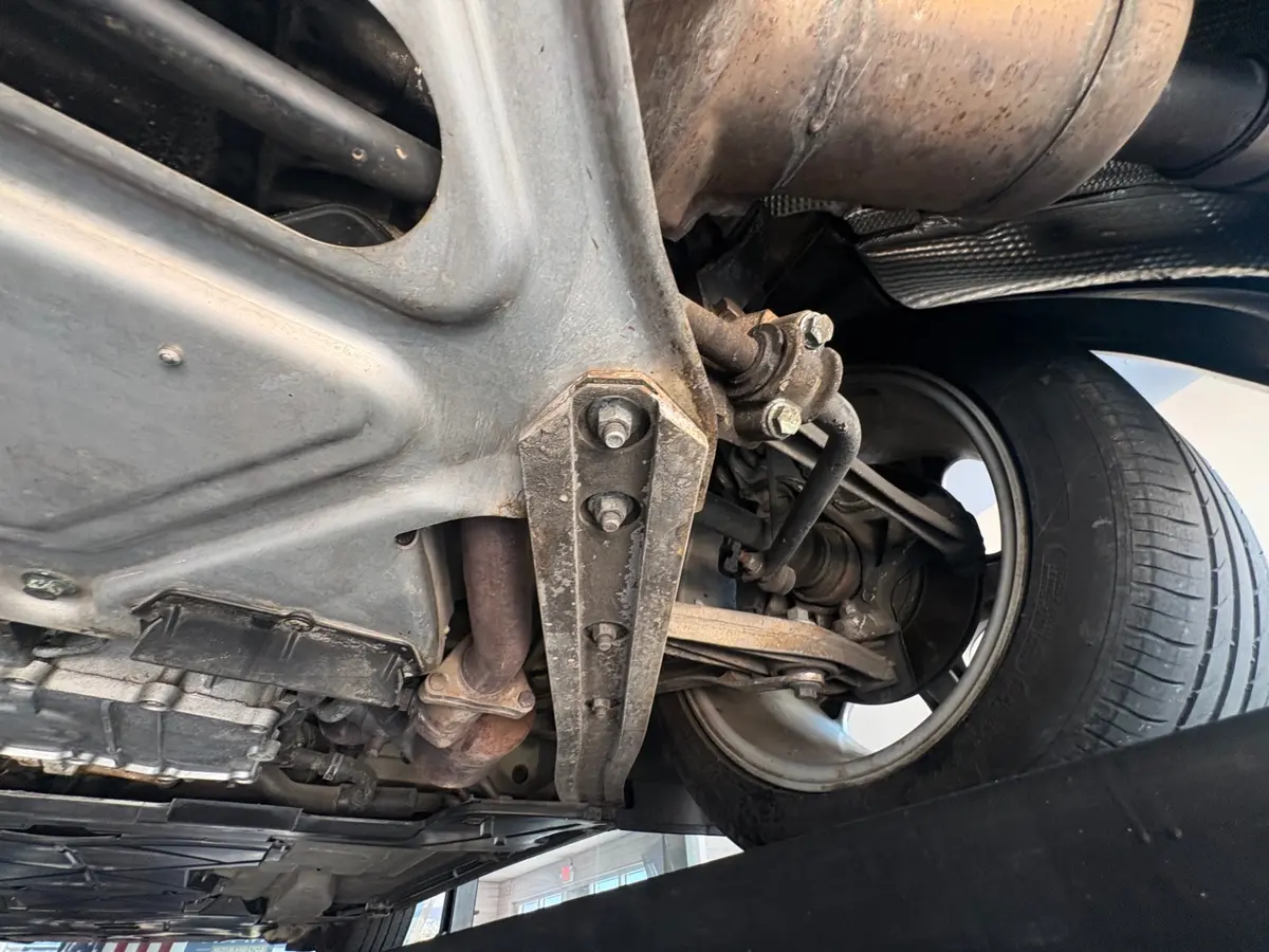 Vehicle photo 43