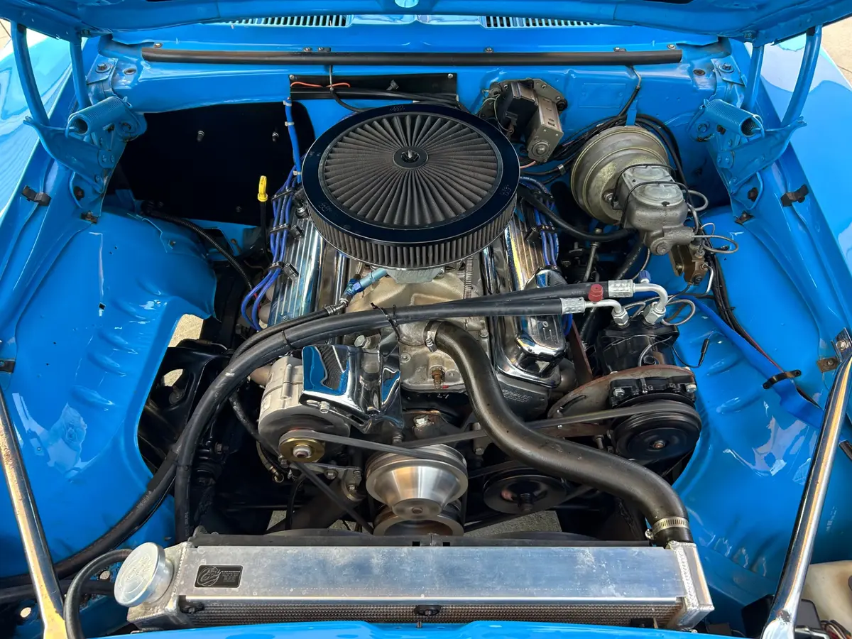 Vehicle photo 19