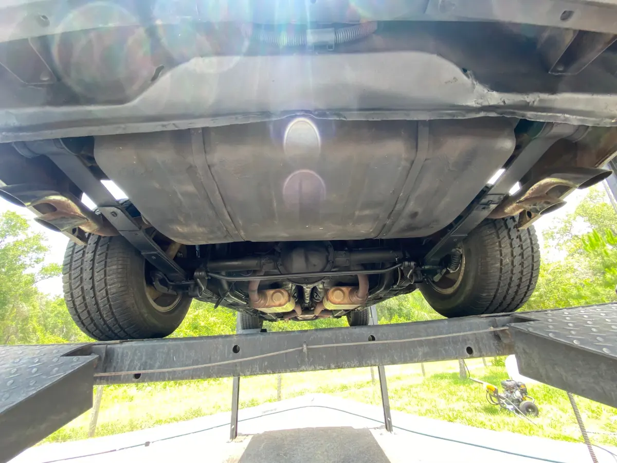 Vehicle photo 28