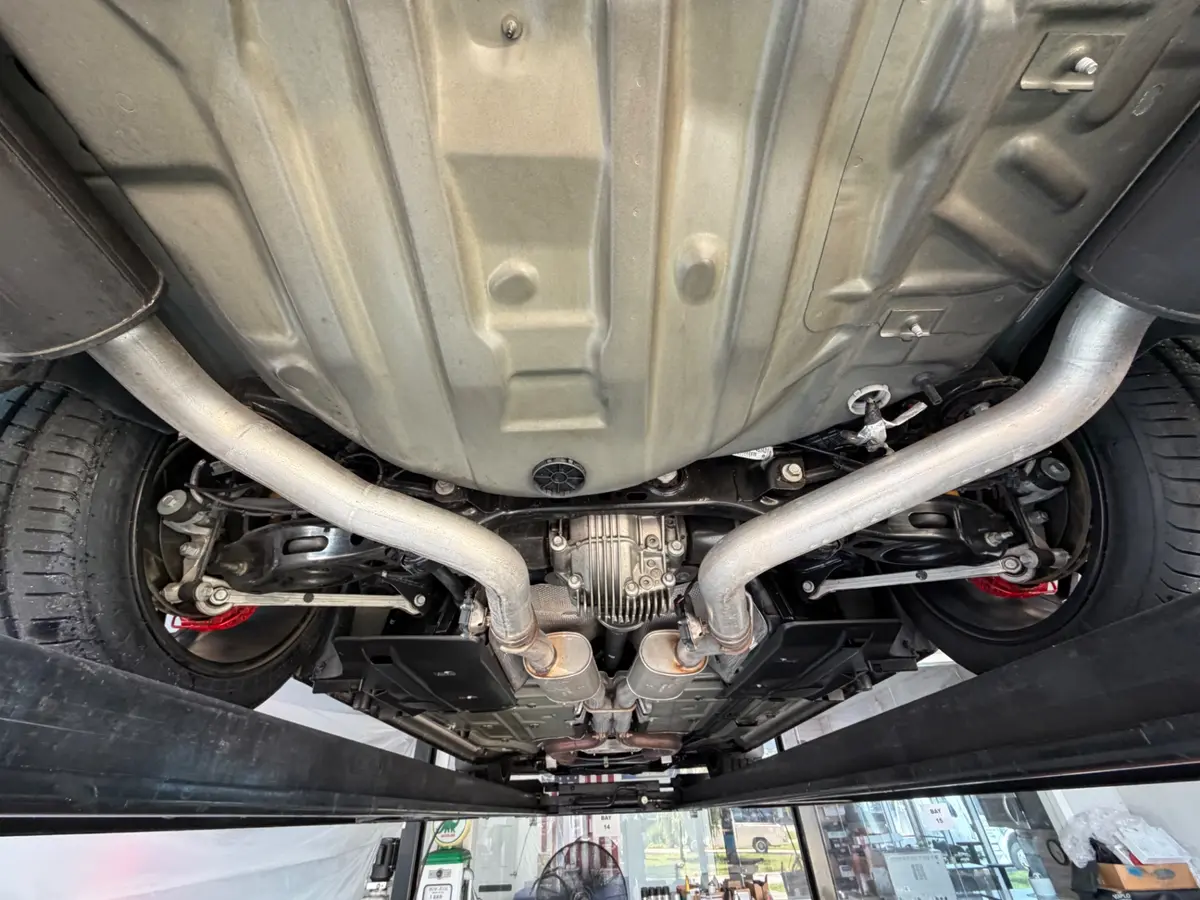 Vehicle photo 43