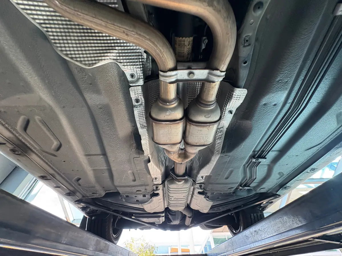 Vehicle photo 56